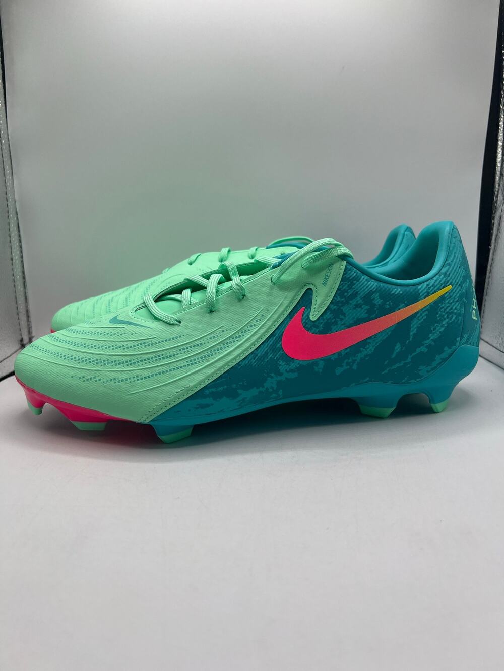 Nike Phantom GX 2 Academy LV8 MG ‘Vortex Pack’ size 10.5 mens